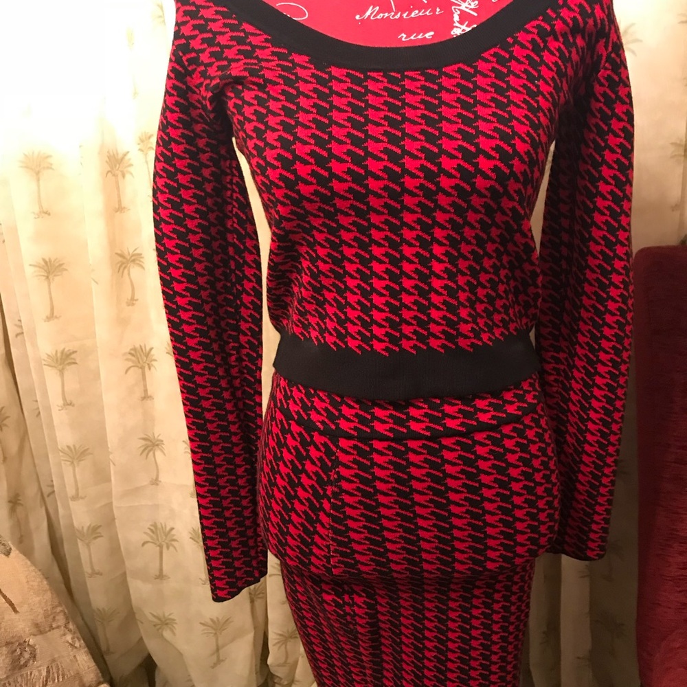 Thick Warm Winter Bodycon Skirt set fits like an extra small
